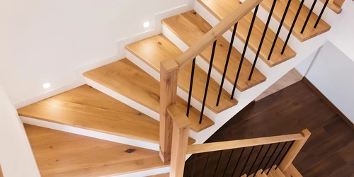 Dřevěné schodiště